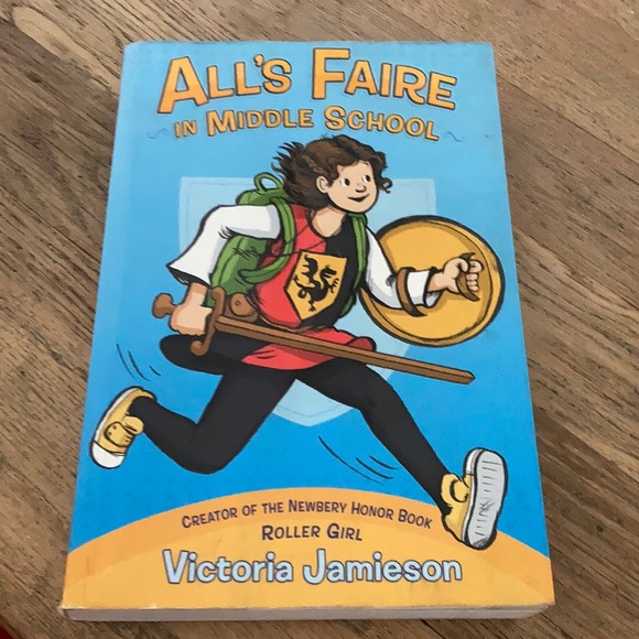 a comic book by Victoria Jamieson - Picture 1 of 2